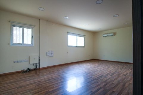 Коммерческая недвижимость 880м² в Никосия, Кипр №47554 4