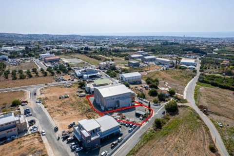 1375m² Commercial property en Paphos, Cyprus No. 47579 3