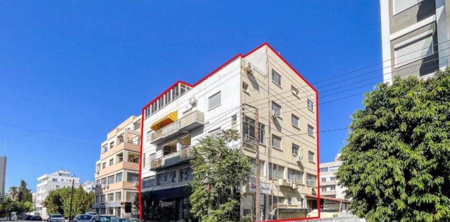 853m² Commercial property en Nicosia, Cyprus No. 47577