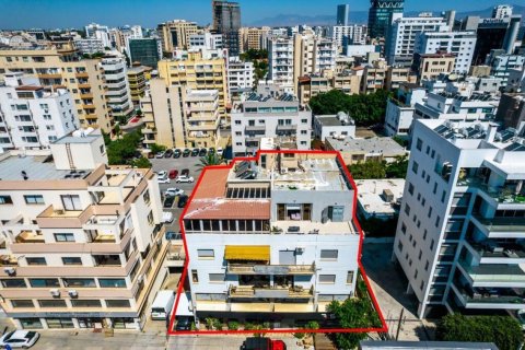 853m² Commercial property en Nicosia, Cyprus No. 47577 7