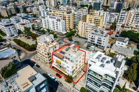 853m² Commercial property en Nicosia, Cyprus No. 47577 3