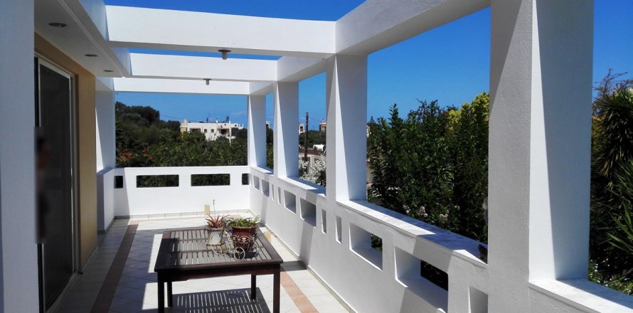 5 bedrooms Villa in Chania, Greece No. 49674