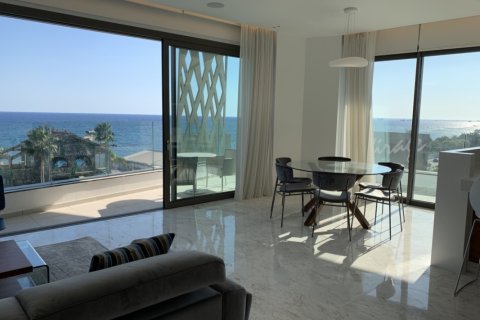 3 dormitorios Apartment en Limassol, Cyprus No. 51511 3