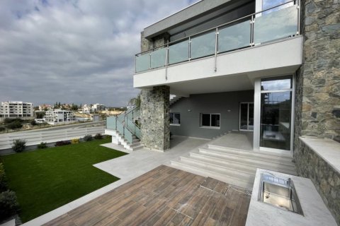 3 bedrooms Villa in Limassol, Cyprus No. 51514 13