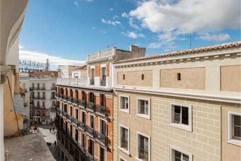 4 dormitorios Apartment en Madrid, Spain No. 27478 4