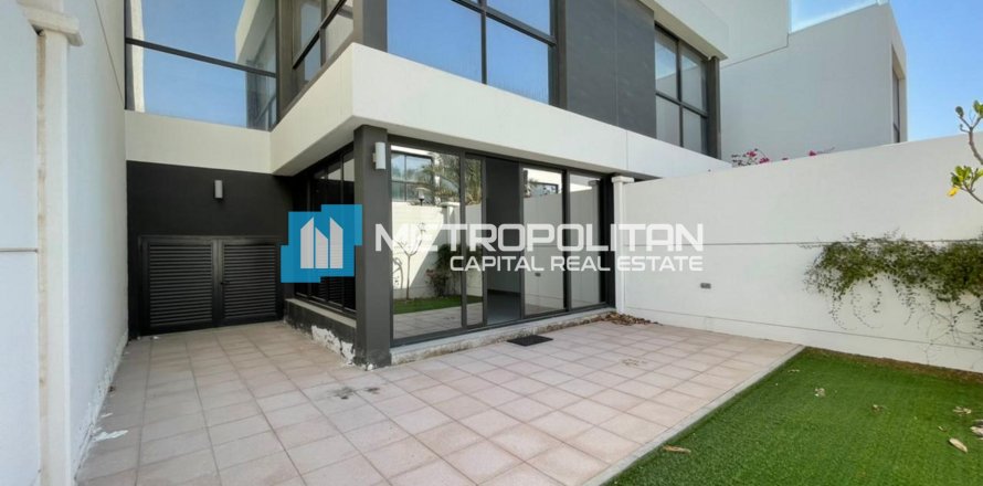 3 bedrooms Townhouse in Al Salam Street, UAE No. 7767