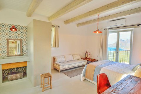 4 bedrooms Villa in Chania, Greece No. 47104 11