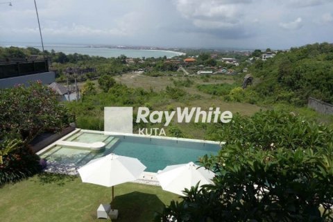 4 bedrooms Villa in Jimbaran, Indonesia No. 22892 9