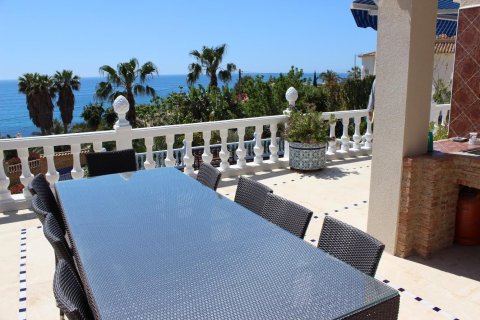 4 bedrooms Villa in El Campello, Spain No. 26152 2