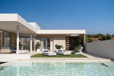 4 bedrooms Villa in Estepona, Spain No. 27332 2