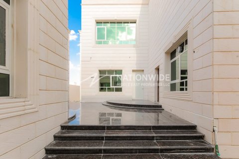 6 dormitorios Villa en Shakhbout City, UAE No. 3722 3