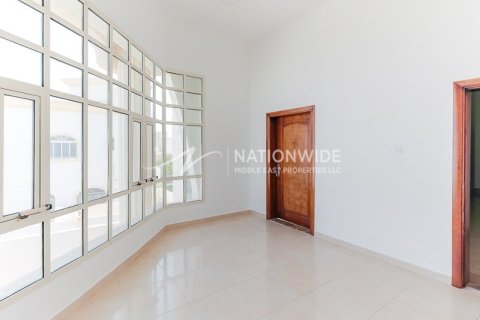 6 bedrooms Villa in Shakhbout City, UAE No. 3722 7