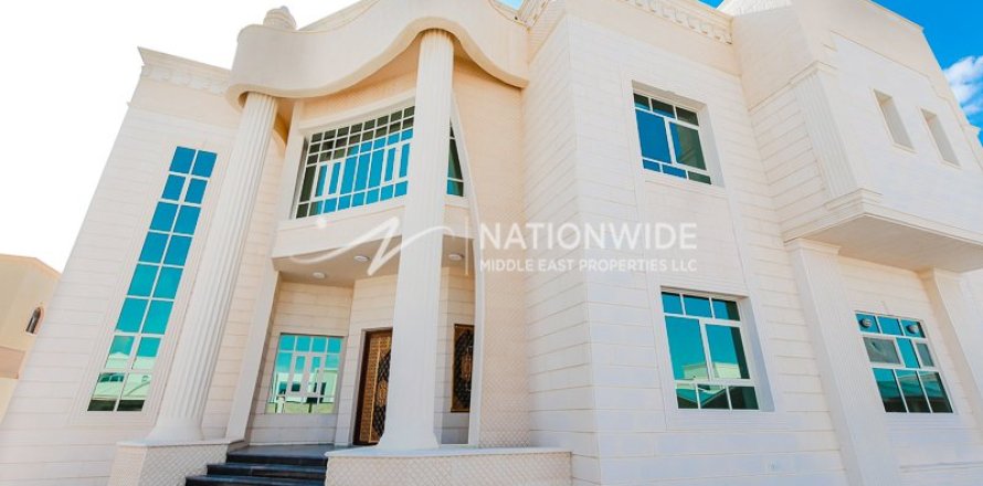 6 dormitorios Villa en Shakhbout City, UAE No. 3722