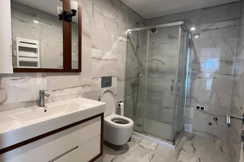 2+1 Apartment in Kadikoy, Turkey No. 13715 4