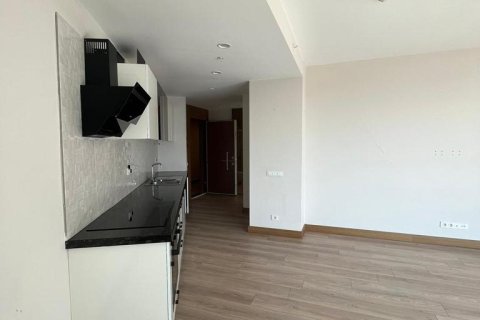 2+1 Apartment in Kadikoy, Turkey No. 13715 5