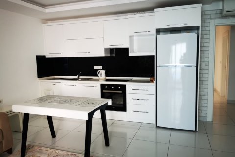 2+1 Apartment in Mahmutlar, Turkey No. 13898 13