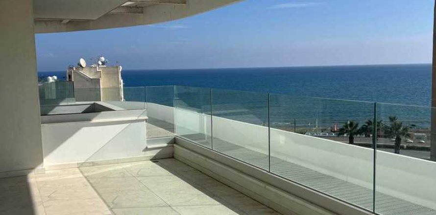 4 bedrooms Apartment in Larnaca, Cyprus No. 77408