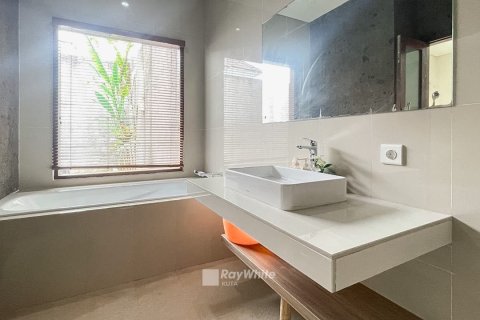 4 bedrooms Villa in Jimbaran, Indonesia No. 23397 8