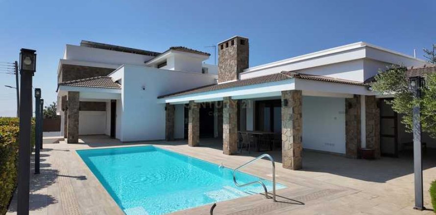 5 bedrooms Villa in Erimi, Cyprus No. 52580