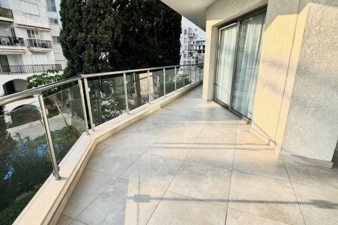 2 bedrooms Apartment in Limassol, Cyprus No. 76282 3