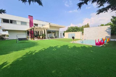 4 bedrooms House in Dali, Cyprus No. 32134 1