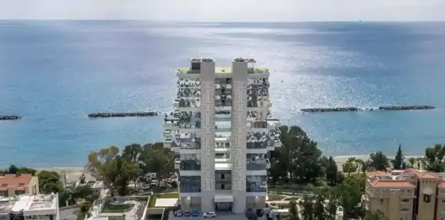 4 dormitorios Apartment en Agios Tychonas, Cyprus No. 40626