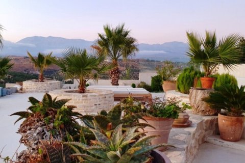 4 bedrooms Villa in Heraklion, Greece No. 51967 9