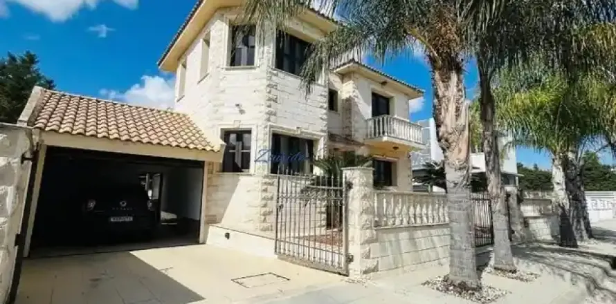 5 chambres House à Larnaca, Cyprus No. 40348