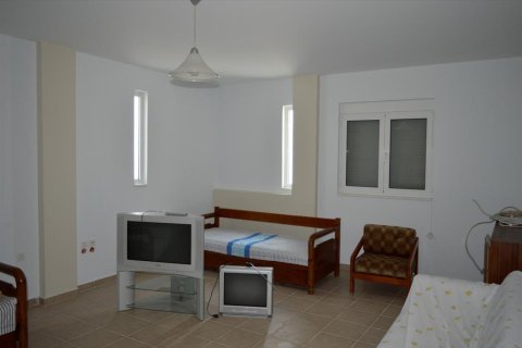 3 bedrooms House in Kalyvia Thorikou, Greece No. 58659 4