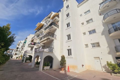 3 bedrooms Apartment in Germasogeia, Cyprus No. 64837 4