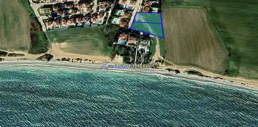 2820m² Land en Mazotos, Cyprus No. 41701