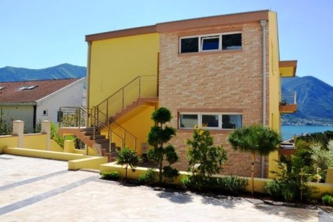 2 dormitorios Apartment en Kotor, Montenegro No. 66844 16