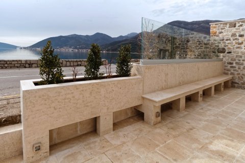 3 dormitorios House en Tivat, Montenegro No. 66840 4