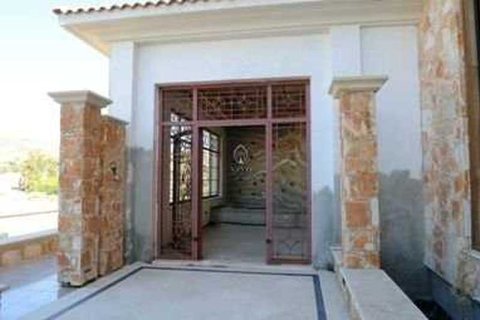 6 bedrooms House in Agios Tychonas, Cyprus No. 77199 6