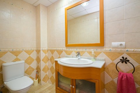 5 dormitorios Apartment en Alicante, Spain No. 25615 9