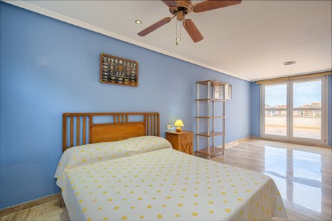 5 dormitorios Apartment en Alicante, Spain No. 25615 10