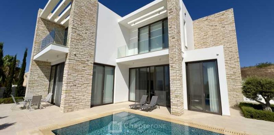 4 bedrooms Villa in Pegeia, Cyprus No. 28903