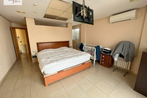 4 dormitorios Apartment en Manises, Spain No. 27655 18