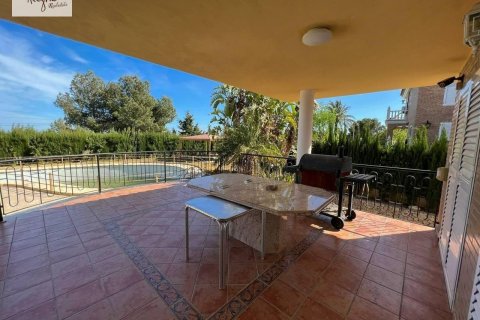 4 bedrooms Apartment in Manises, Spain No. 27655 6