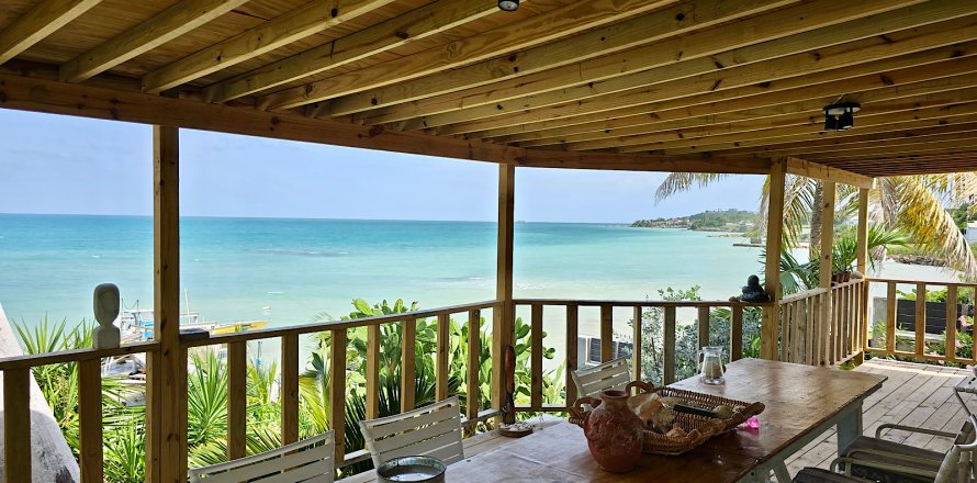 6 bedrooms Villa in Crosbies, Antigua and Barbuda No. 71515