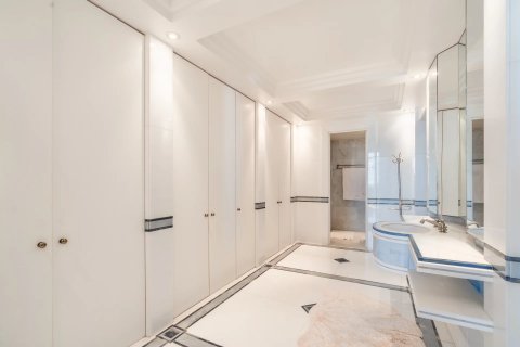 5 dormitorios Apartment en Cannes, France No. 69144 12