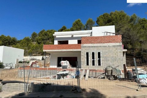 4 bedrooms Villa in Calpe, Spain No. 26995 3