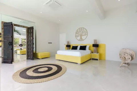 4 bedrooms Villa on the Chaweng Beach, Thailand No. 3026 10