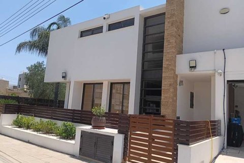 4 bedrooms House in Larnaca, Cyprus No. 31385 1