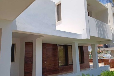 4 bedrooms House in Larnaca, Cyprus No. 31385 14