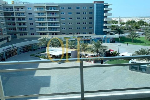 2 dormitorios Apartment en Al Reef, UAE No. 47058 2