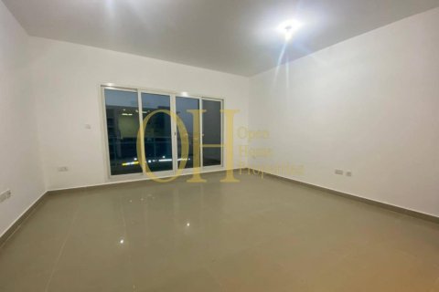 2 dormitorios Apartment en Al Reef, UAE No. 47058 7