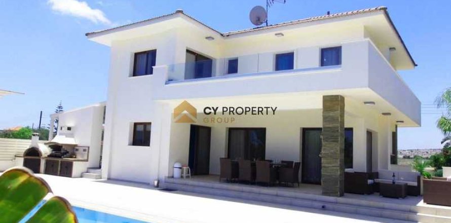 4 bedrooms House in Ayia Napa, Cyprus No. 43115