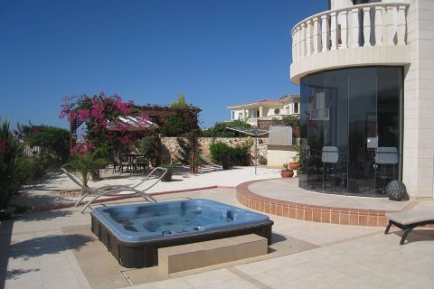 4 bedrooms Villa in Paphos, Cyprus No. 37554 8