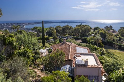 5 bedrooms Villa in Vallauris, France No. 67362 1